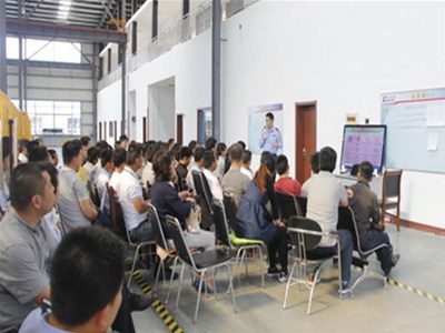 濰坊交警奎文大隊(duì)深入我司開(kāi)展交通安全知識(shí)培訓(xùn)