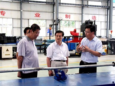 中國工程院院士江億與教授級工程師，暖通空調專家吳德繩一行視察科靈空調生產基地